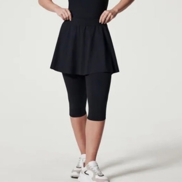 SPANX BOOTY BOOST BLACK ACTIVE SKIRT AROUND THE KNEE LEGGINGS - Picture 2 of 10